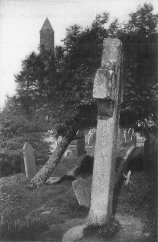 ANCIENT CROSS, GLENDALOUGH.